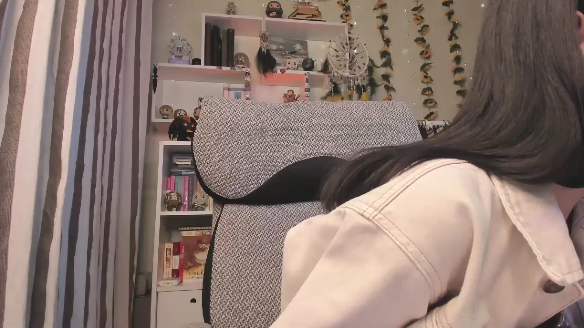 Gallery image thumbnail from KellyAsian's myfreecams stream on, 11/30/2025, 07:59 image 1 of 20