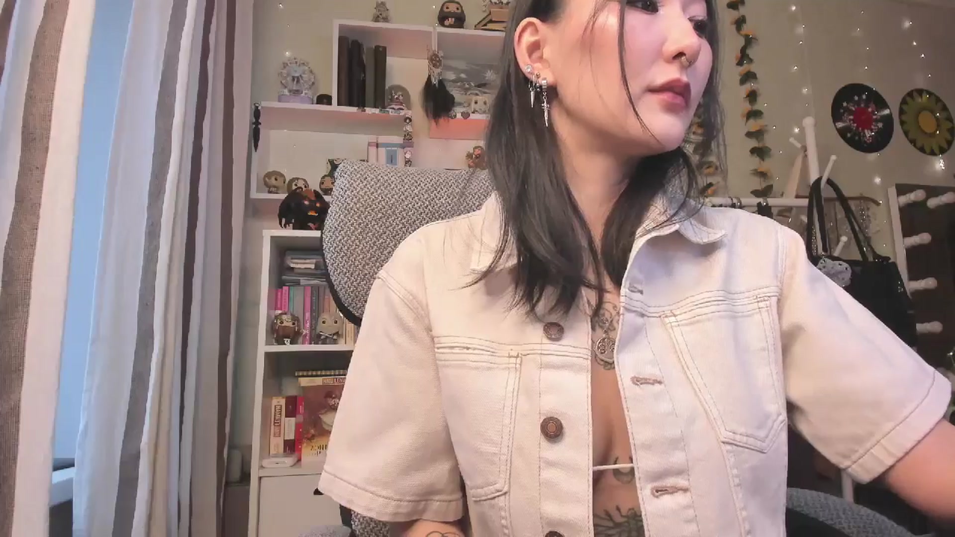 Gallery image thumbnail from KellyAsian's myfreecams stream on, 11/30/2025, 09:07 image 19 of 20