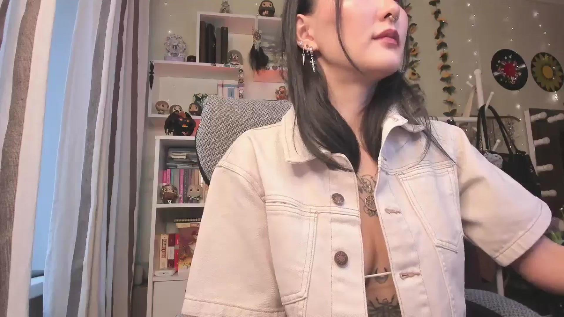Gallery image thumbnail from KellyAsian's myfreecams stream on, 11/30/2025, 09:07 image 20 of 20
