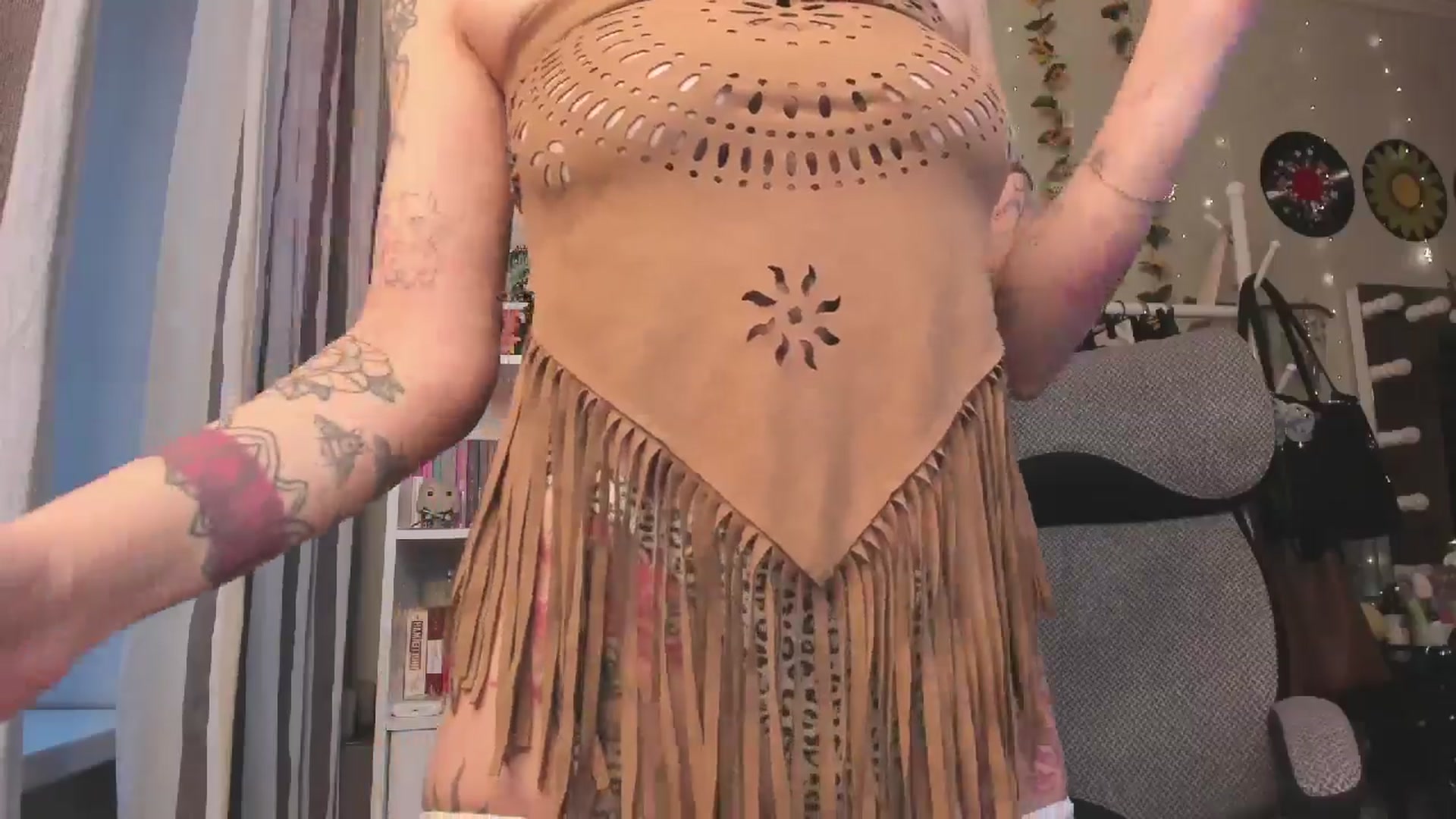 Gallery image thumbnail from KellyAsian's myfreecams stream on, 12/03/2025, 08:18 image 11 of 20