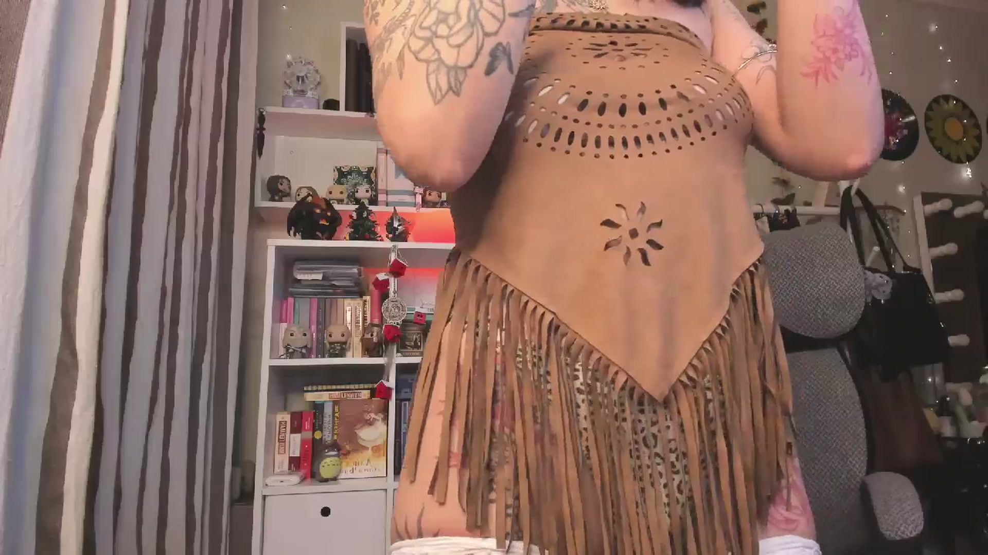 Gallery image thumbnail from KellyAsian's myfreecams stream on, 12/03/2025, 08:18 image 10 of 20