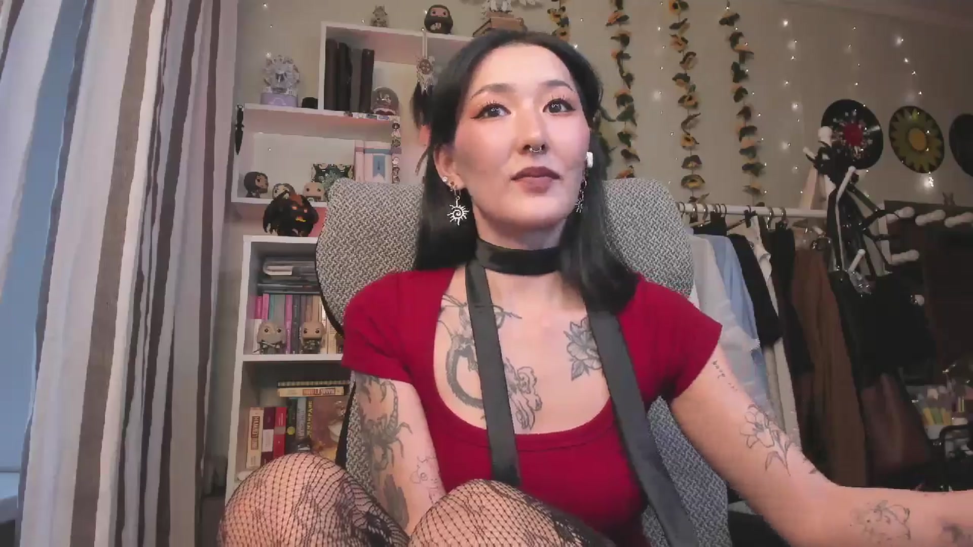 Gallery image thumbnail from KellyAsian's myfreecams stream on, 12/09/2025, 09:12 image 12 of 20