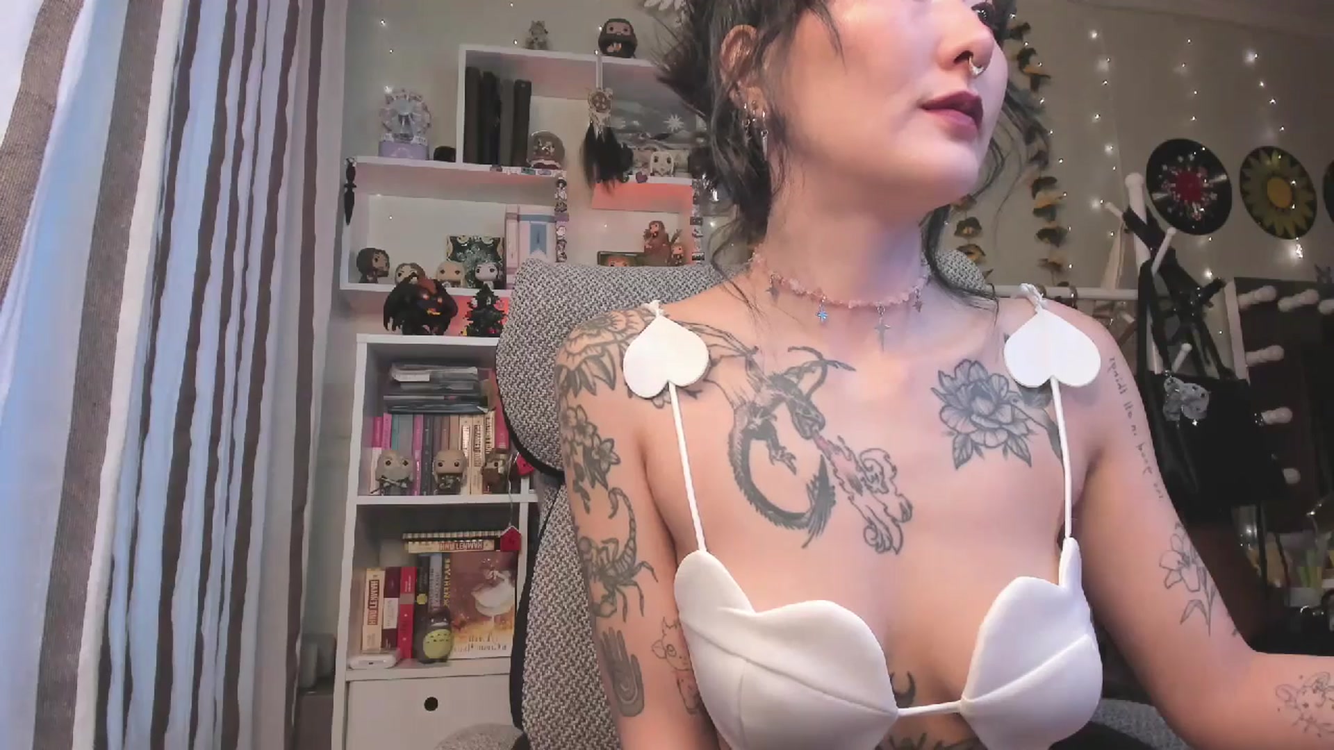 Gallery image thumbnail from KellyAsian's myfreecams stream on, 12/15/2025, 08:26 image 8 of 20