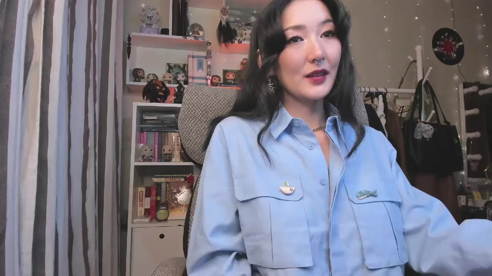 Gallery image thumbnail from KellyAsian's myfreecams stream on, 12/19/2025, 07:19 image 11 of 20