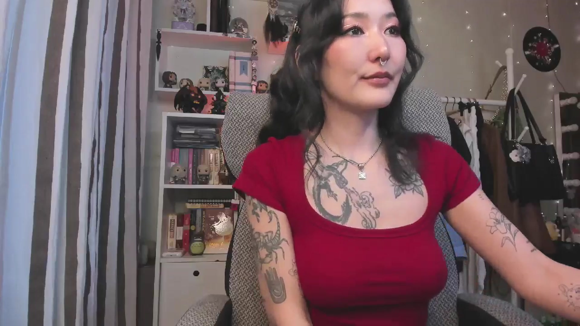 Gallery image thumbnail from KellyAsian's myfreecams stream on, 12/24/2025, 09:57 image 4 of 20