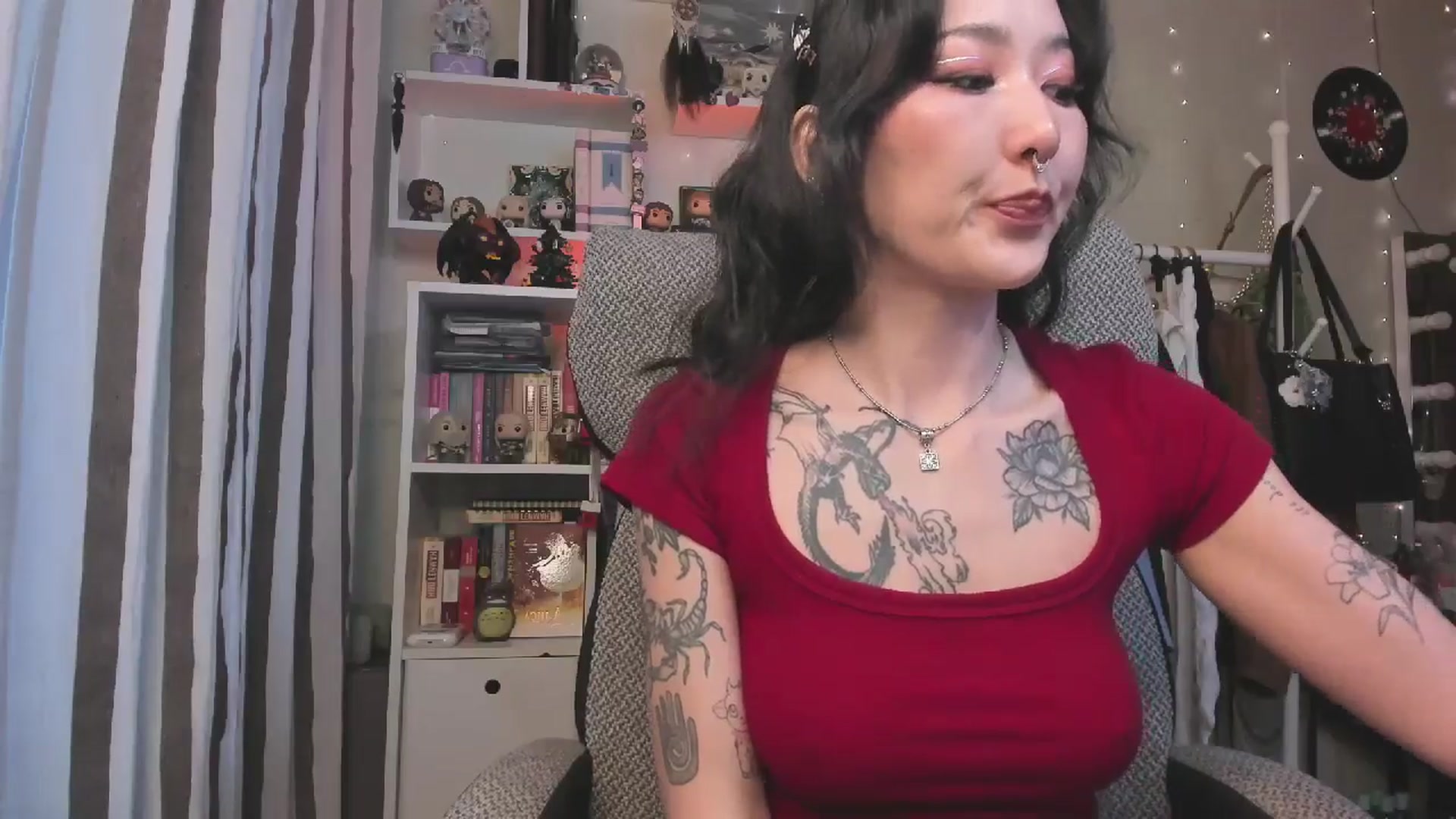 Gallery image thumbnail from KellyAsian's myfreecams stream on, 12/24/2025, 09:57 image 6 of 20