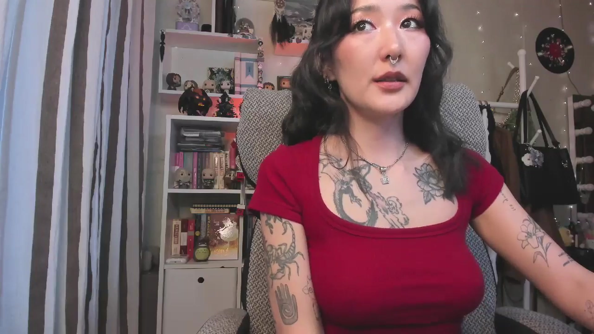 Gallery image thumbnail from KellyAsian's myfreecams stream on, 12/24/2025, 09:57 image 11 of 20