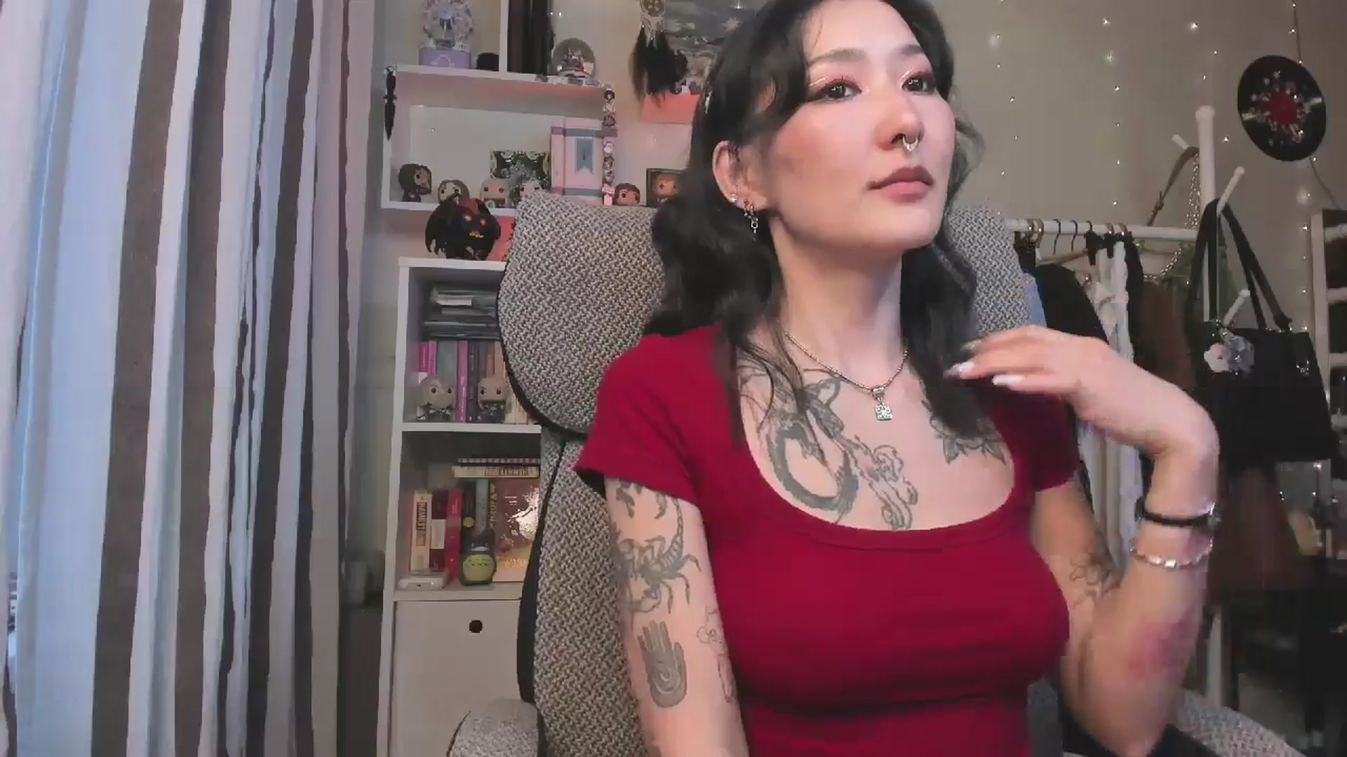 Gallery image thumbnail from KellyAsian's myfreecams stream on, 12/24/2025, 09:57 image 16 of 20