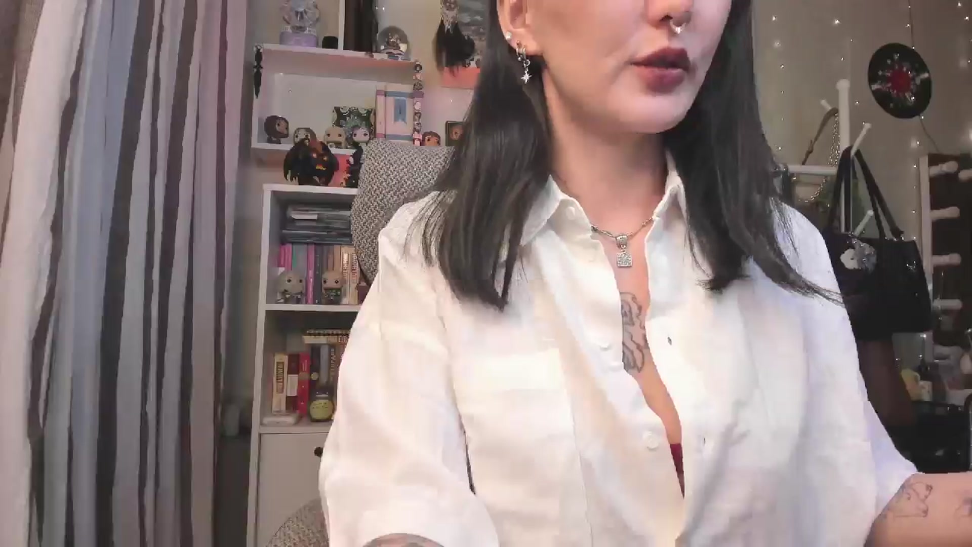 Gallery image thumbnail from KellyAsian's myfreecams stream on, 12/25/2025, 07:51 image 10 of 20