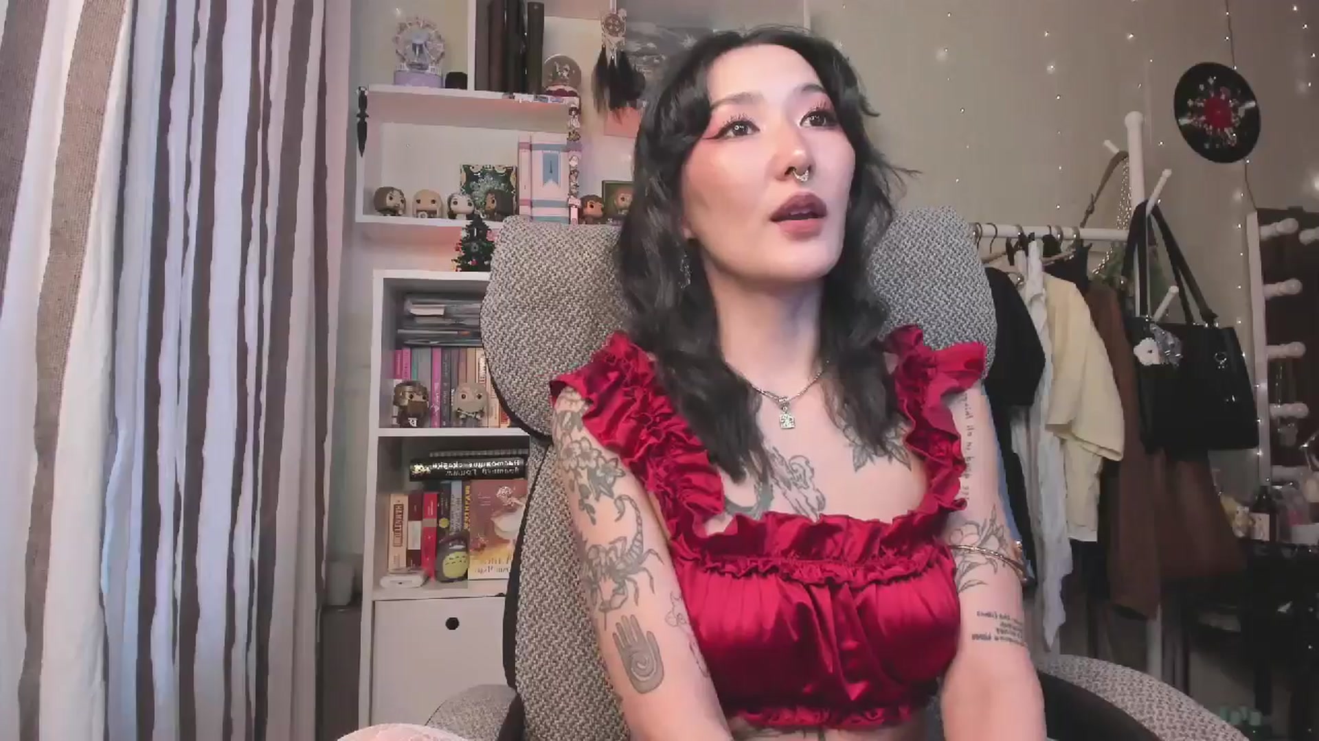 Gallery image thumbnail from KellyAsian's myfreecams stream on, 12/26/2025, 07:51 image 15 of 20
