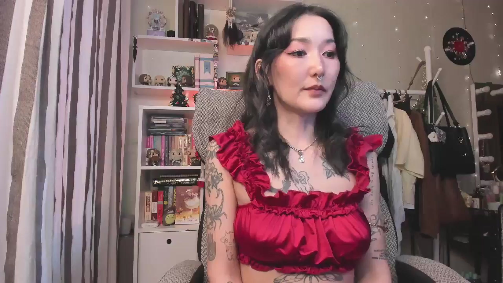 Gallery image thumbnail from KellyAsian's myfreecams stream on, 12/26/2025, 07:51 image 10 of 20
