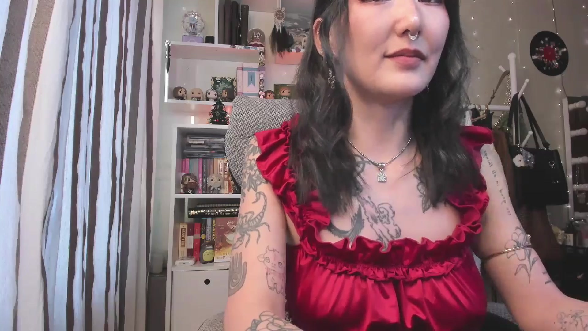 Gallery image thumbnail from KellyAsian's myfreecams stream on, 12/26/2025, 10:01 image 12 of 20