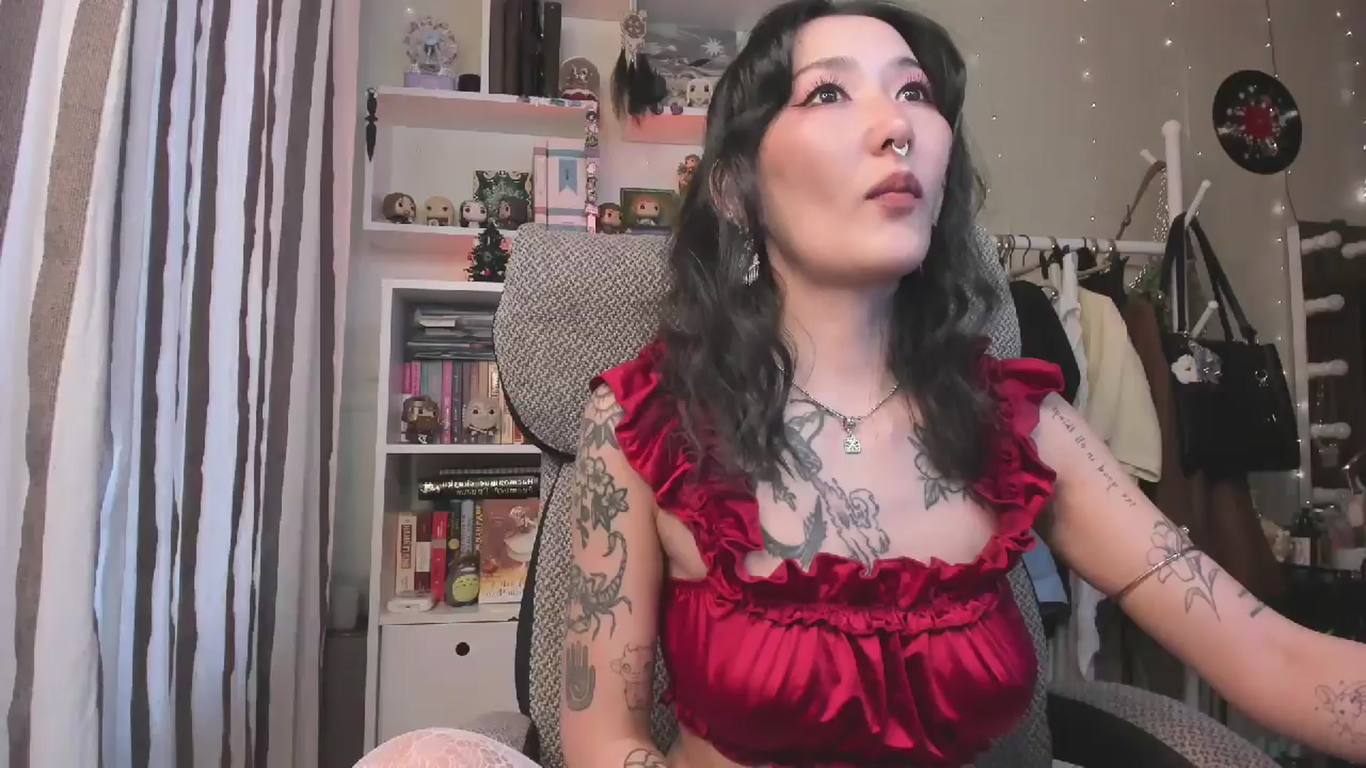 Gallery image thumbnail from KellyAsian's myfreecams stream on, 12/26/2025, 10:01 image 1 of 20