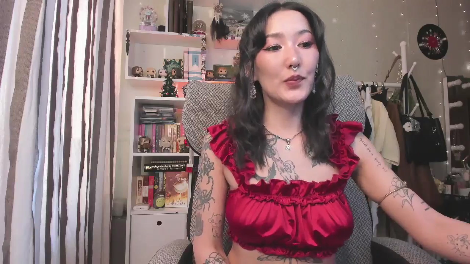 Gallery image thumbnail from KellyAsian's myfreecams stream on, 12/26/2025, 10:01 image 5 of 20