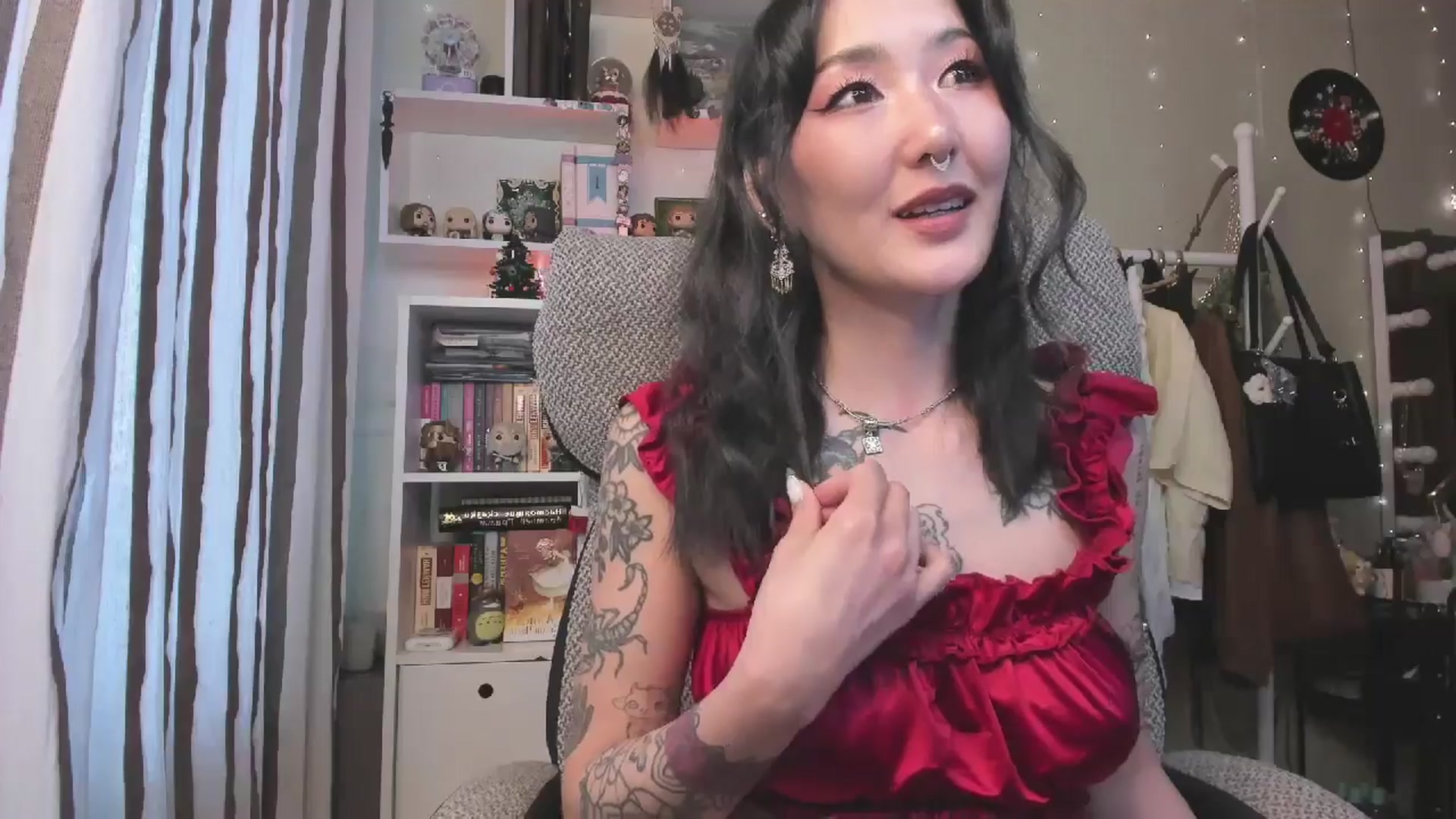 Gallery image thumbnail from KellyAsian's myfreecams stream on, 12/26/2025, 10:01 image 17 of 20
