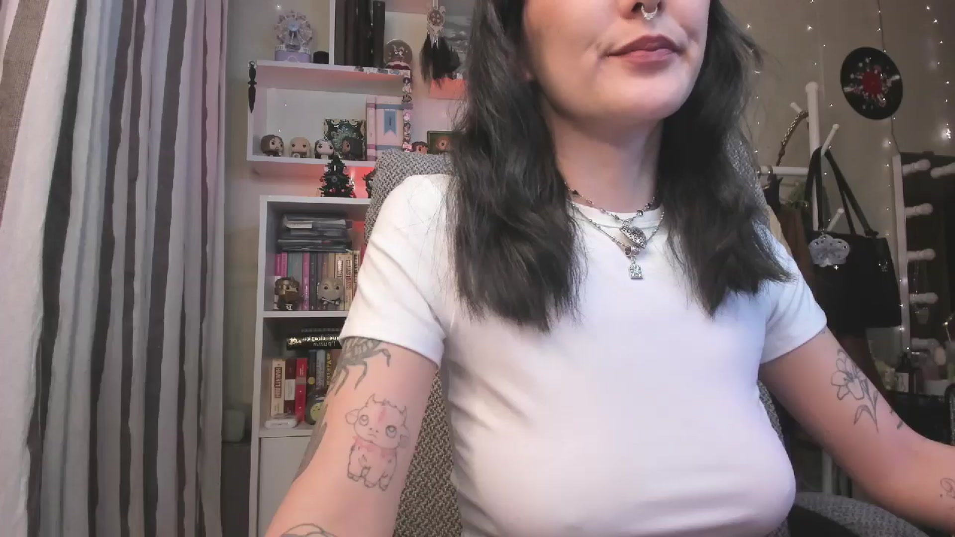 Gallery image thumbnail from KellyAsian's myfreecams stream on, 12/26/2025, 16:47 image 11 of 20