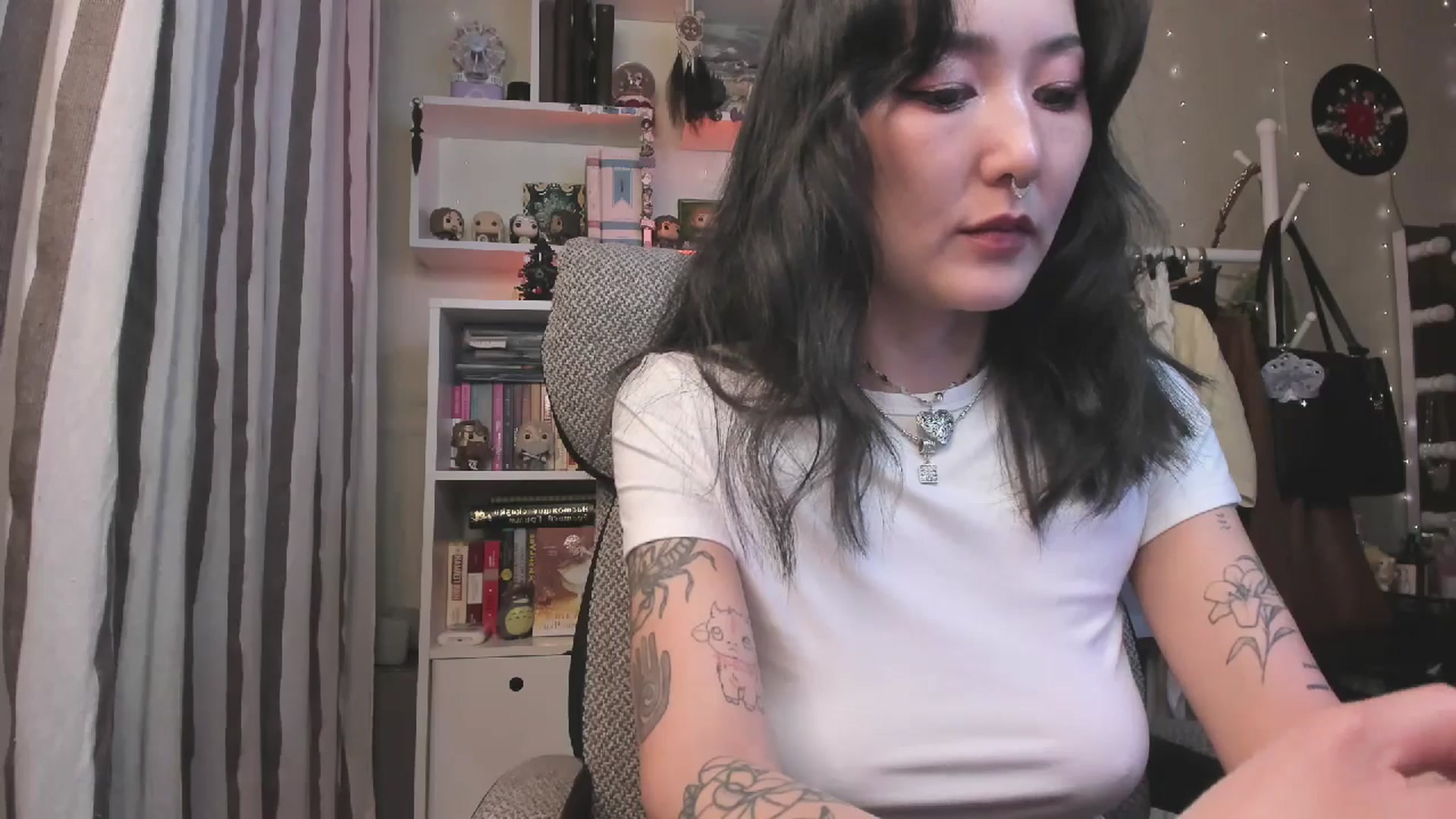 Gallery image thumbnail from KellyAsian's myfreecams stream on, 12/26/2025, 16:47 image 7 of 20
