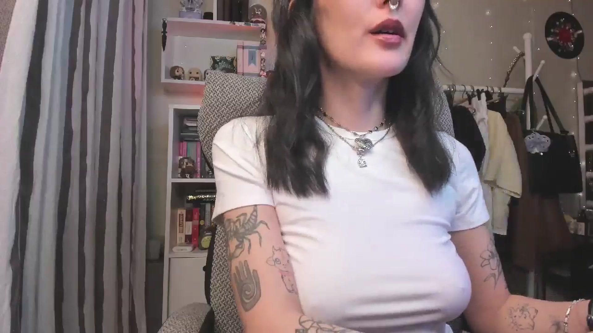 Gallery image thumbnail from KellyAsian's myfreecams stream on, 12/26/2025, 20:48 image 3 of 20