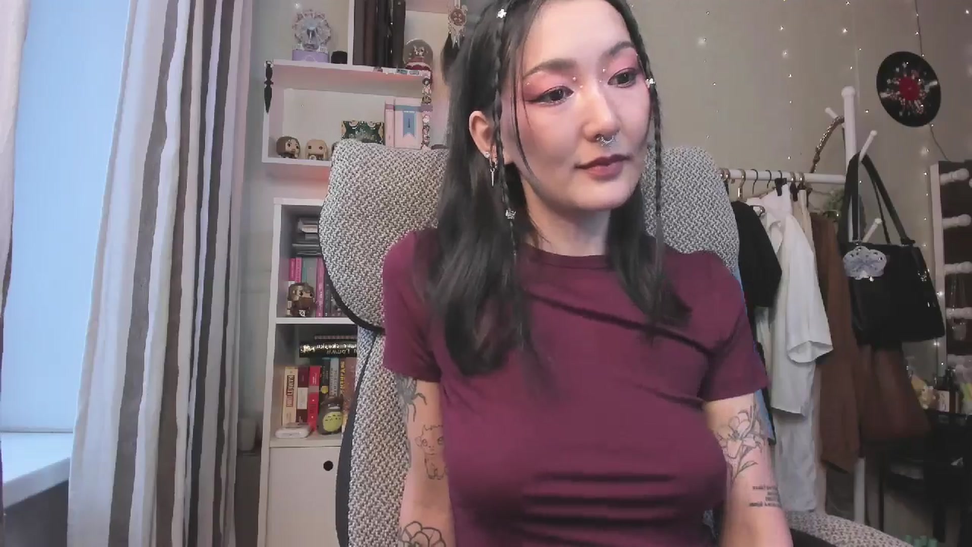 Gallery image thumbnail from KellyAsian's myfreecams stream on, 12/30/2025, 09:53 image 2 of 20