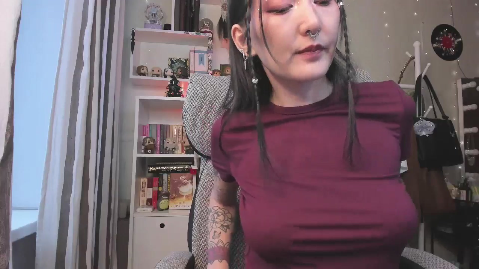 Gallery image thumbnail from KellyAsian's myfreecams stream on, 12/30/2025, 09:53 image 12 of 20