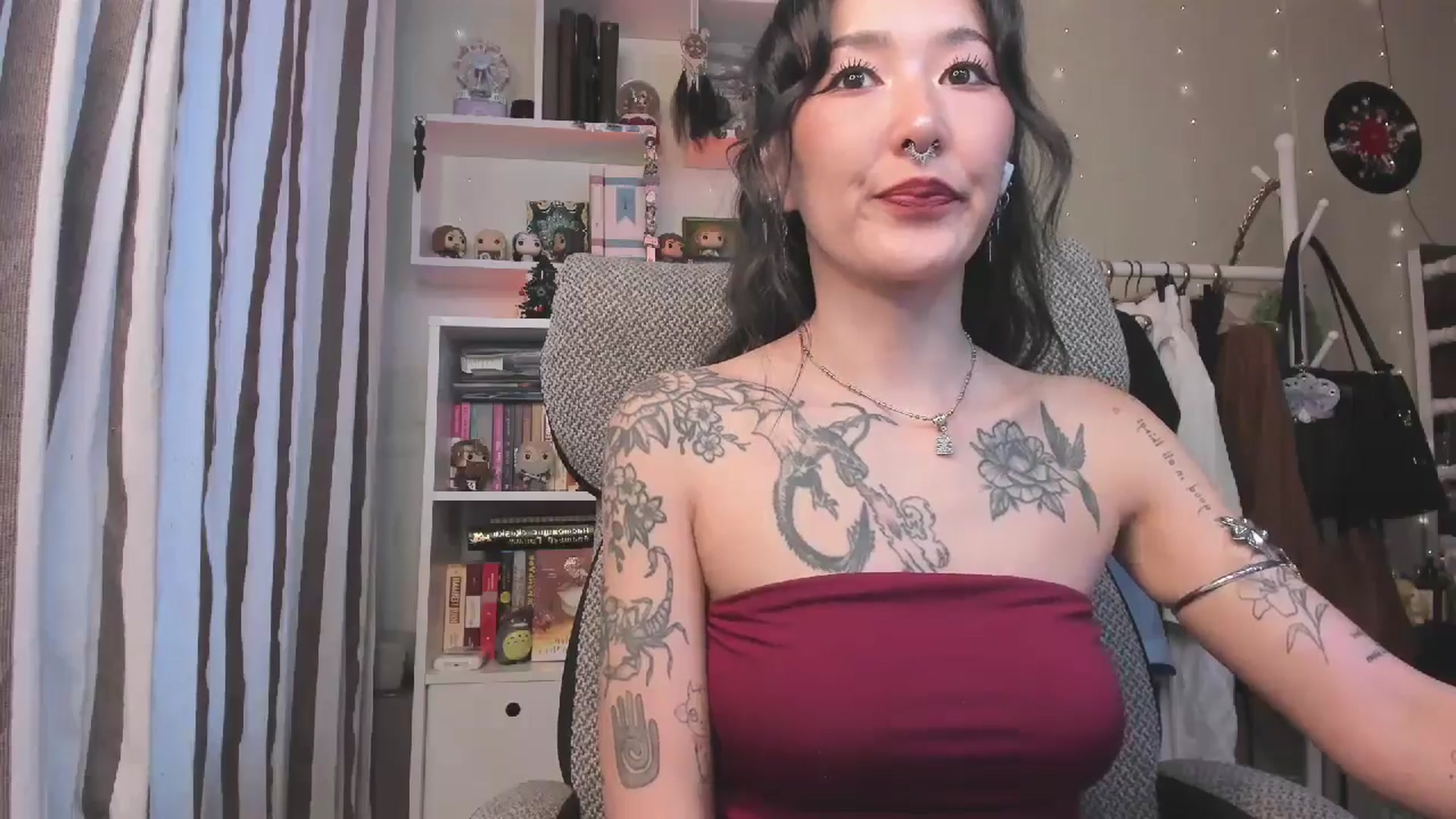 Gallery image thumbnail from KellyAsian's myfreecams stream on, 12/31/2025, 10:10 image 18 of 20