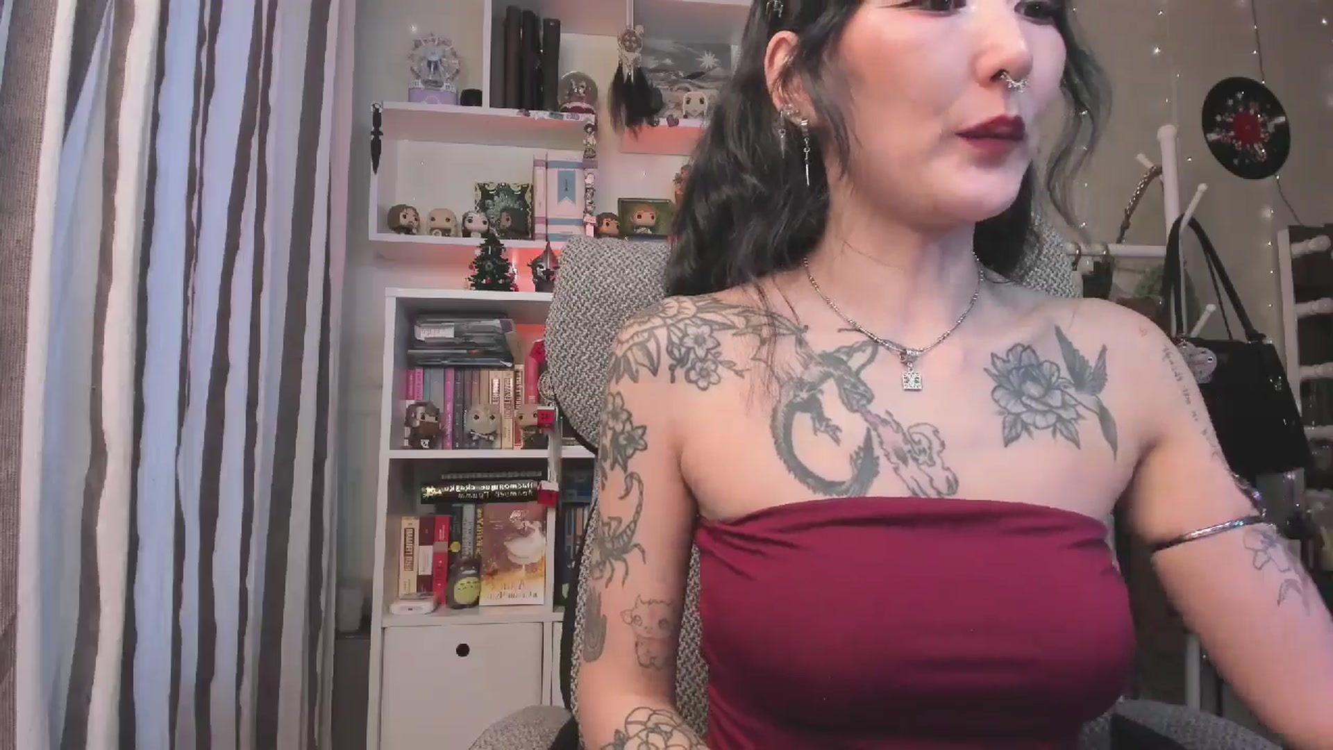 Gallery image thumbnail from KellyAsian's myfreecams stream on, 12/31/2025, 10:10 image 6 of 20