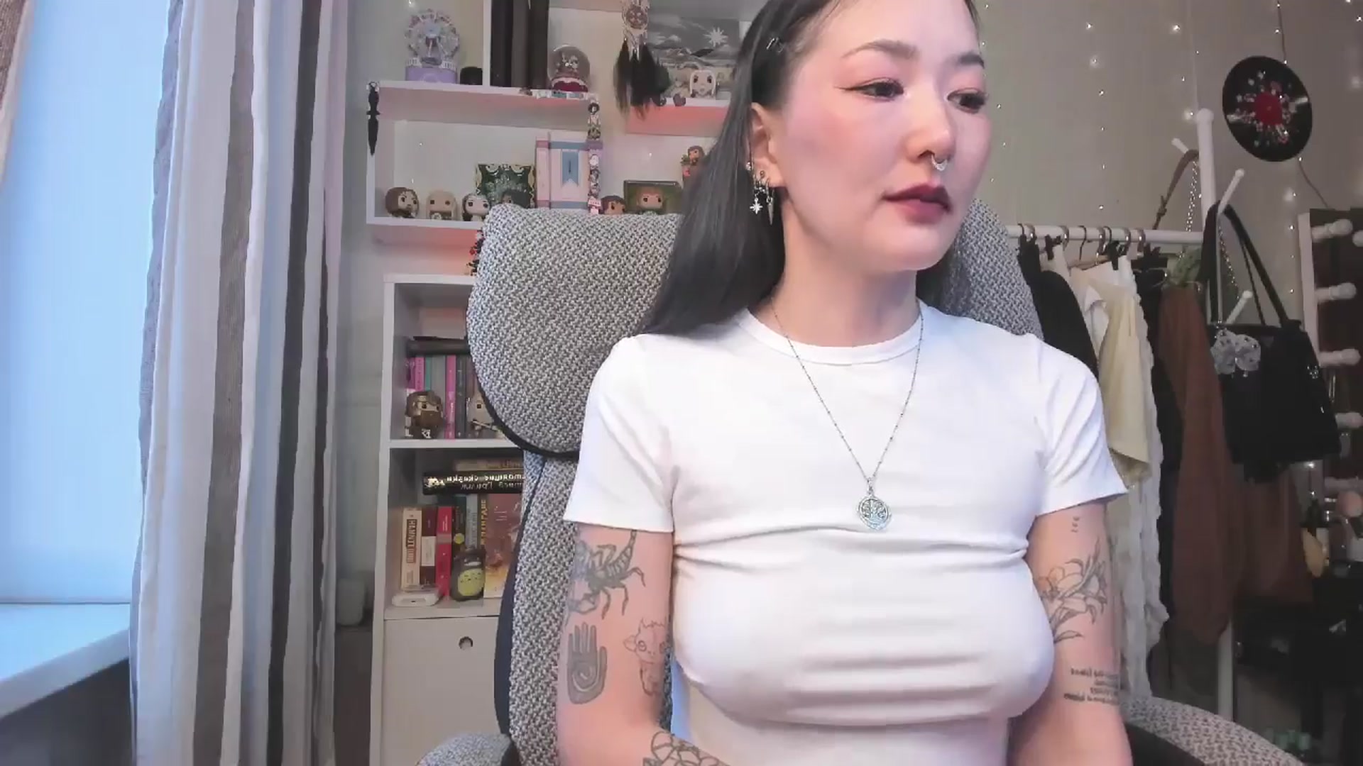 Gallery image thumbnail from KellyAsian's myfreecams stream on, 01/05/2026, 08:04 image 16 of 20