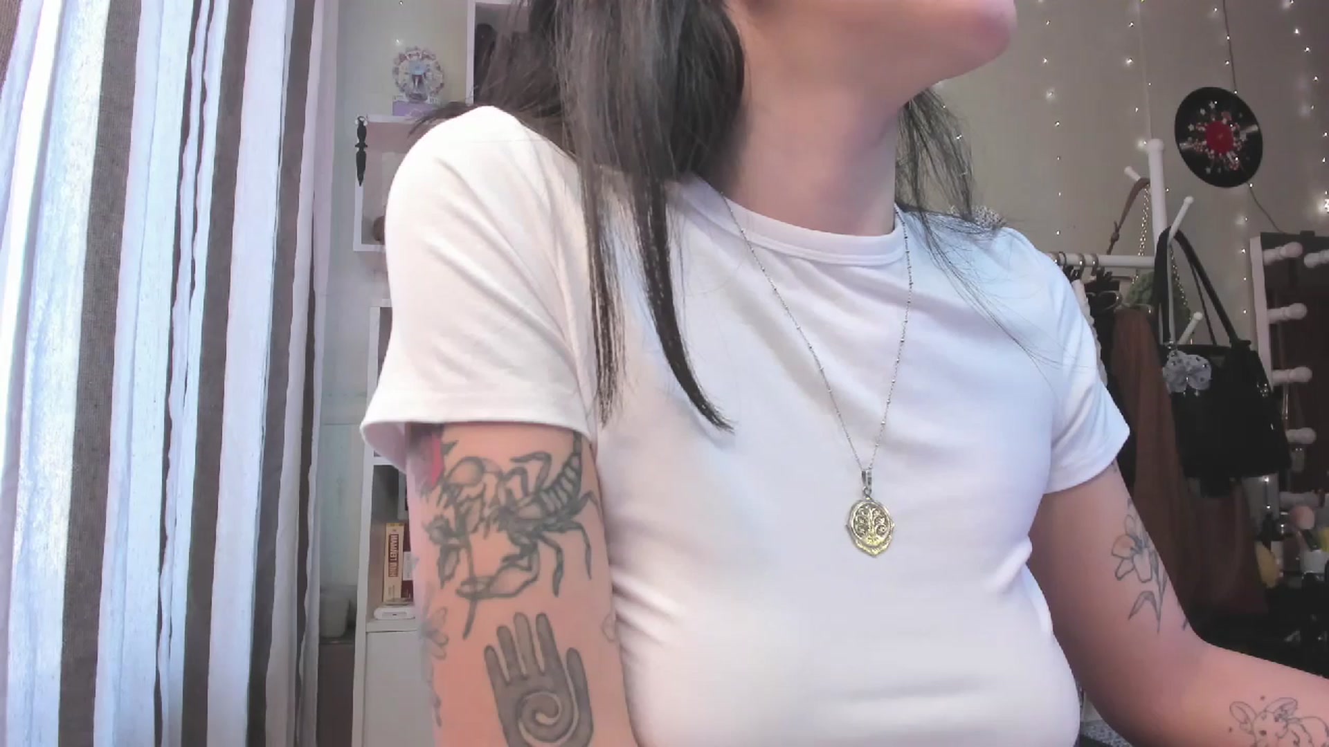 Gallery image thumbnail from KellyAsian's myfreecams stream on, 01/05/2026, 09:01 image 13 of 20