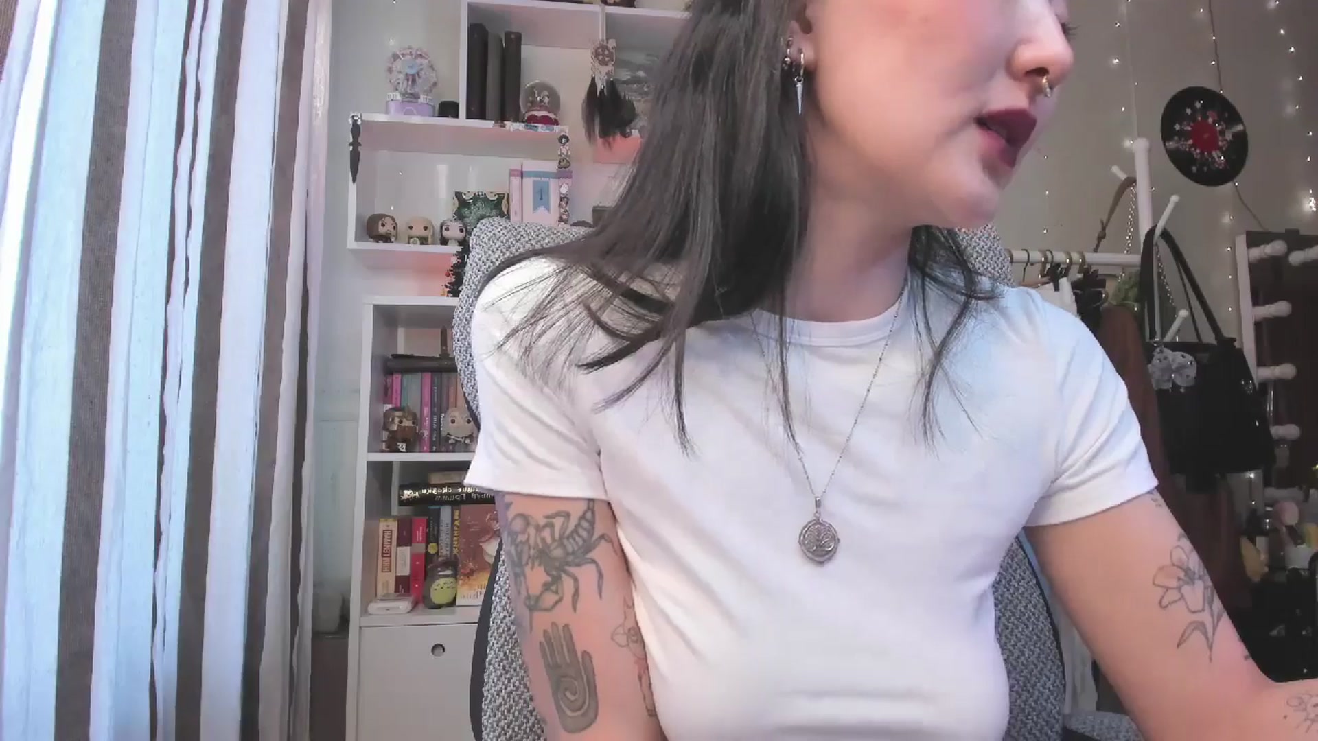 Gallery image thumbnail from KellyAsian's myfreecams stream on, 01/05/2026, 09:01 image 18 of 20