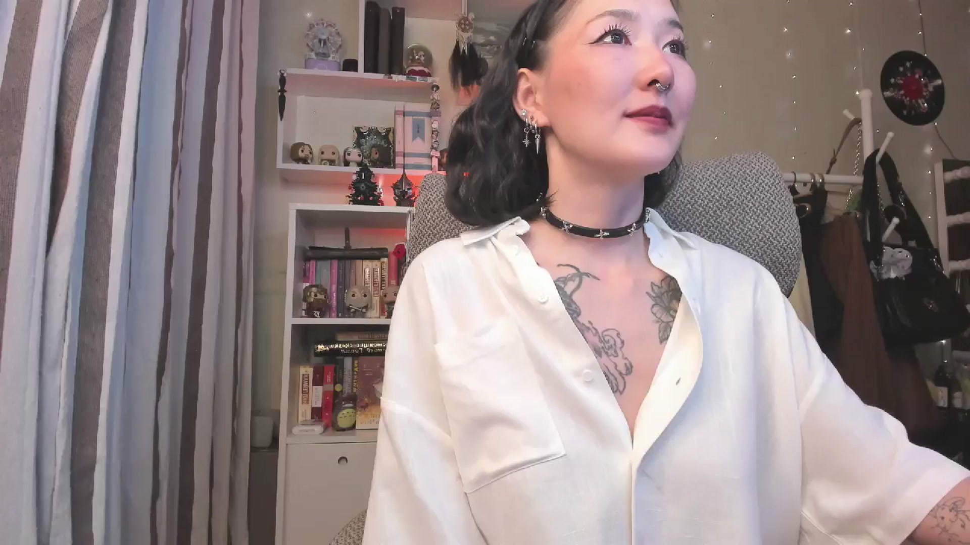 Gallery image thumbnail from KellyAsian's myfreecams stream on, 01/08/2026, 14:00 image 4 of 20