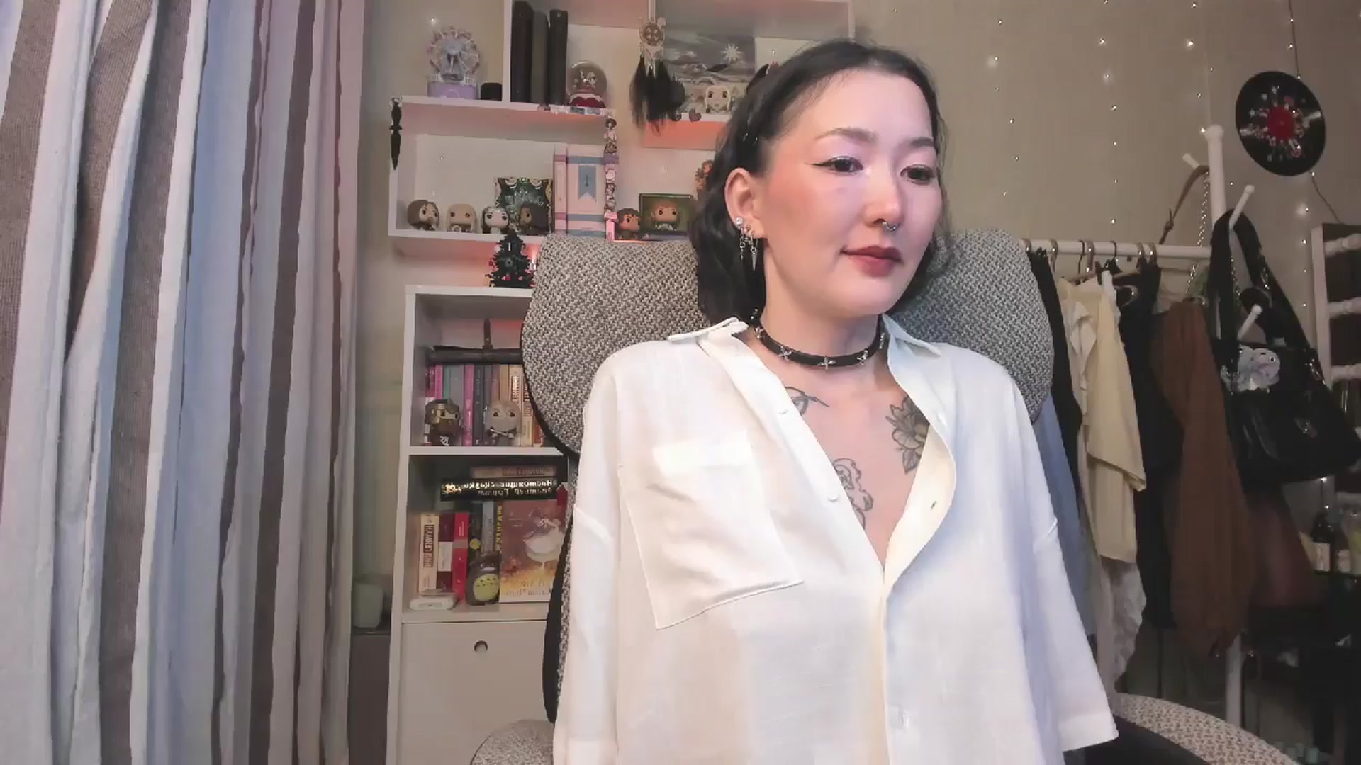 Gallery image thumbnail from KellyAsian's myfreecams stream on, 01/08/2026, 14:00 image 10 of 20