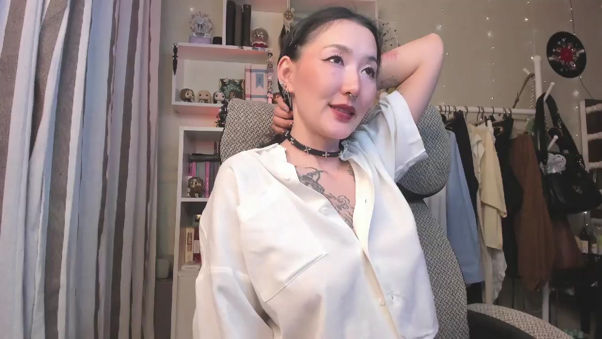 Gallery image thumbnail from KellyAsian's myfreecams stream on, 01/08/2026, 14:00 image 5 of 20