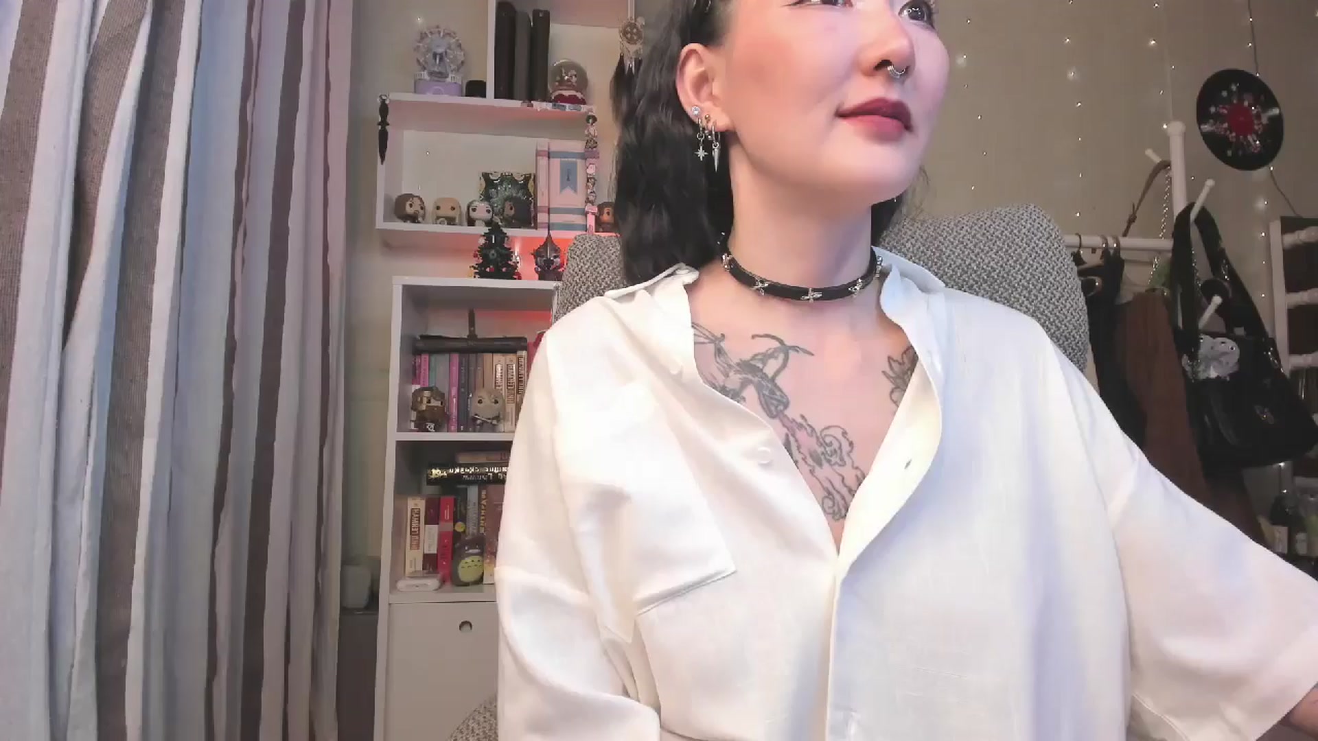 Gallery image thumbnail from KellyAsian's myfreecams stream on, 01/08/2026, 14:00 image 6 of 20