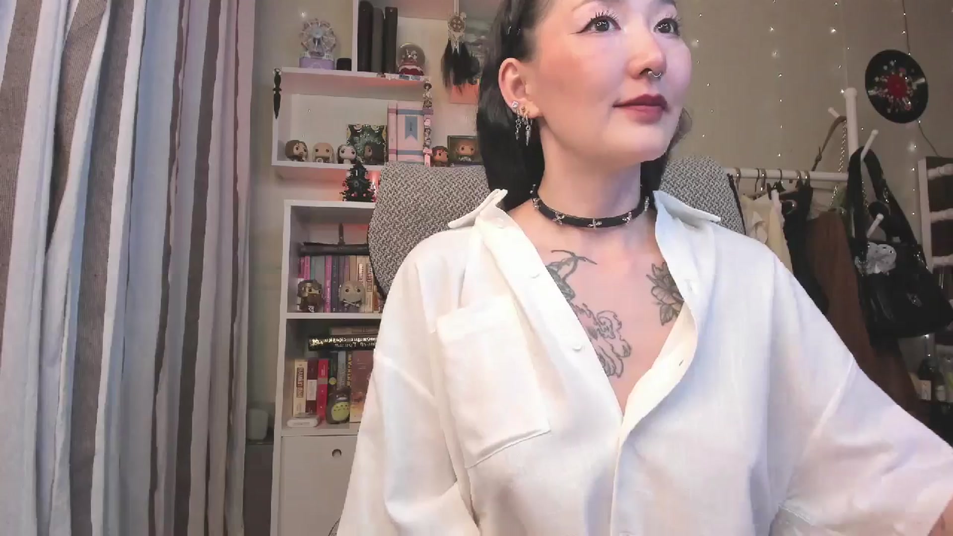 Gallery image thumbnail from KellyAsian's myfreecams stream on, 01/08/2026, 14:00 image 8 of 20