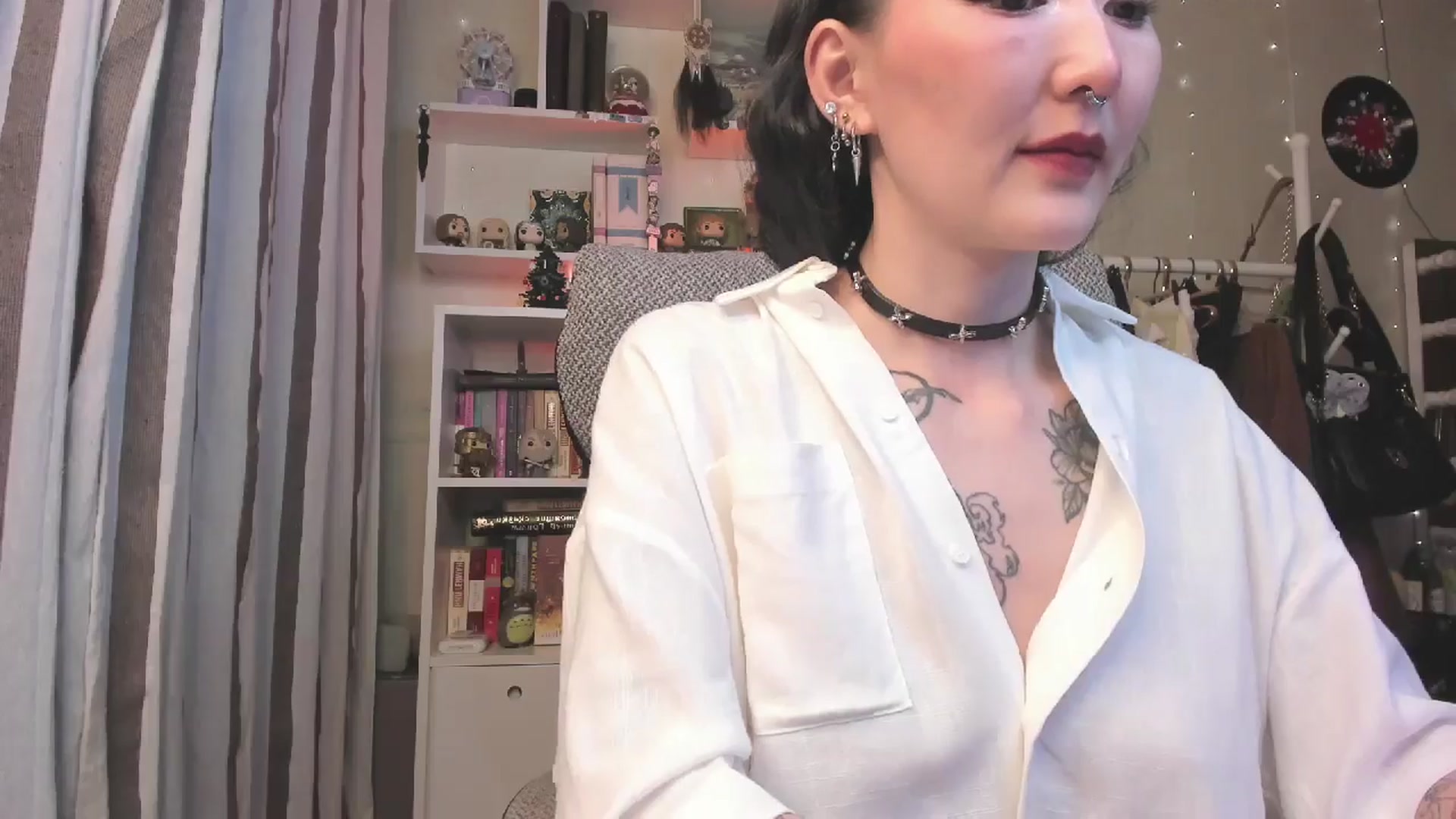 Gallery image thumbnail from KellyAsian's myfreecams stream on, 01/08/2026, 14:00 image 9 of 20