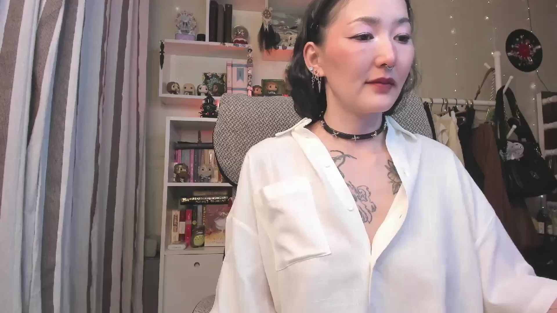 Gallery image thumbnail from KellyAsian's myfreecams stream on, 01/08/2026, 14:00 image 11 of 20
