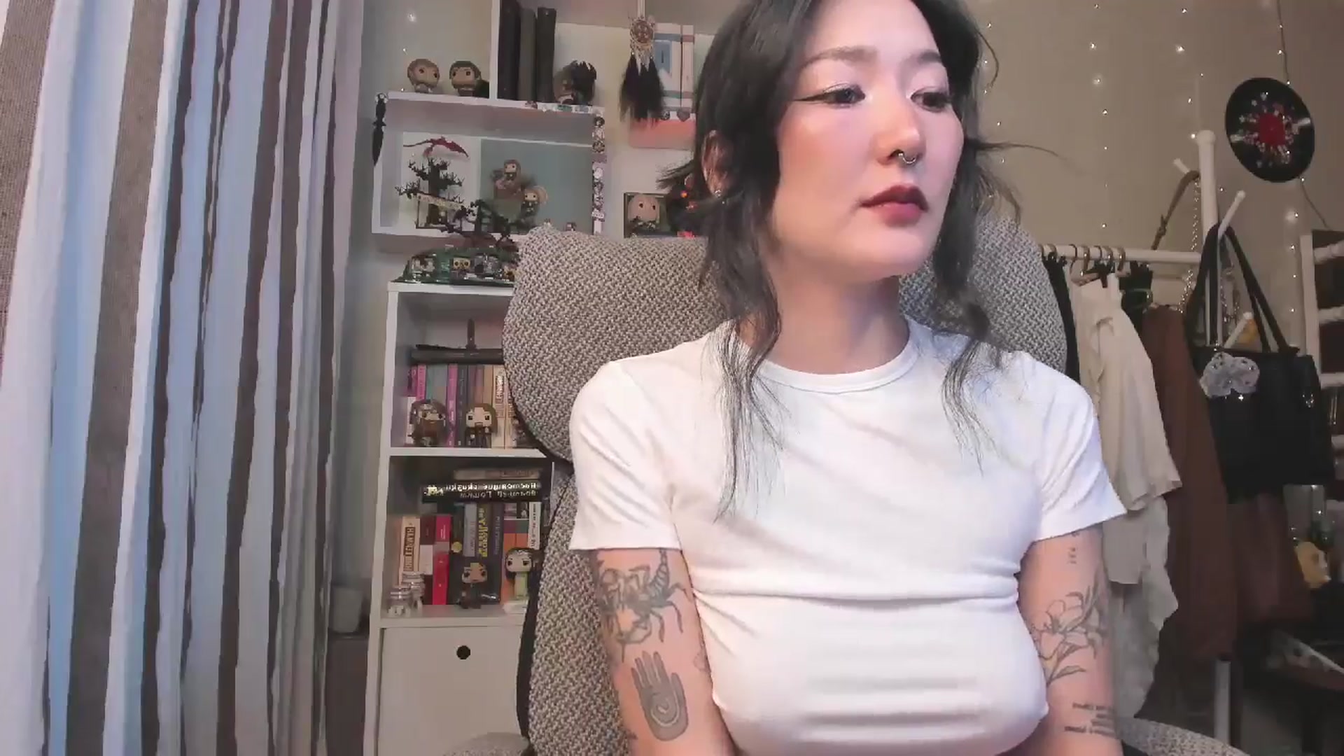 Gallery image thumbnail from KellyAsian's myfreecams stream on, 01/13/2026, 08:03 image 12 of 20