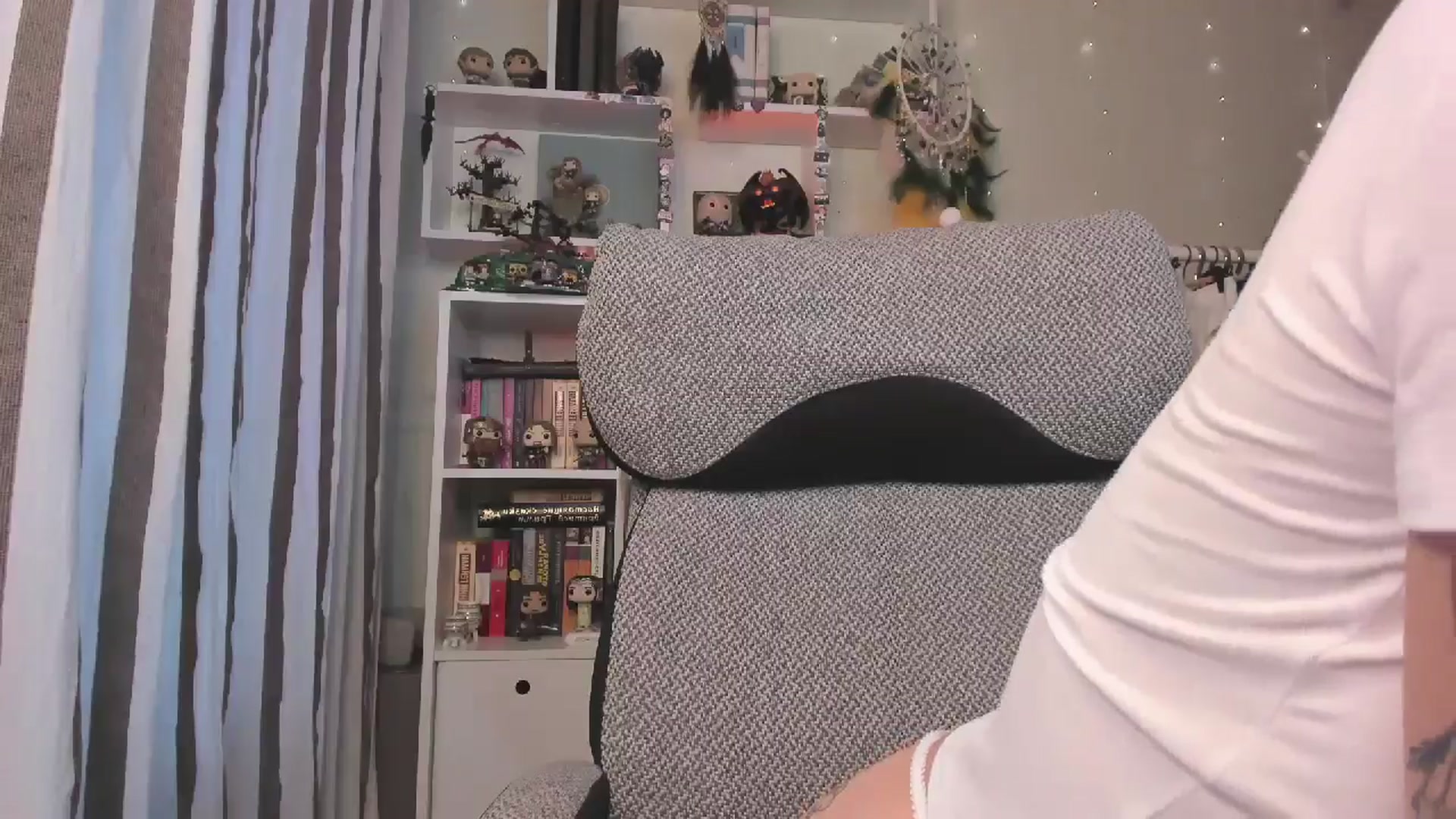 Gallery image thumbnail from KellyAsian's myfreecams stream on, 01/13/2026, 08:03 image 18 of 20
