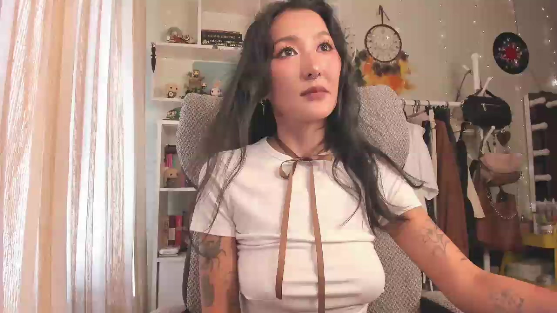 Gallery image thumbnail from KellyAsian's myfreecams stream on, 07/20/2026, 08:14 image 4 of 20