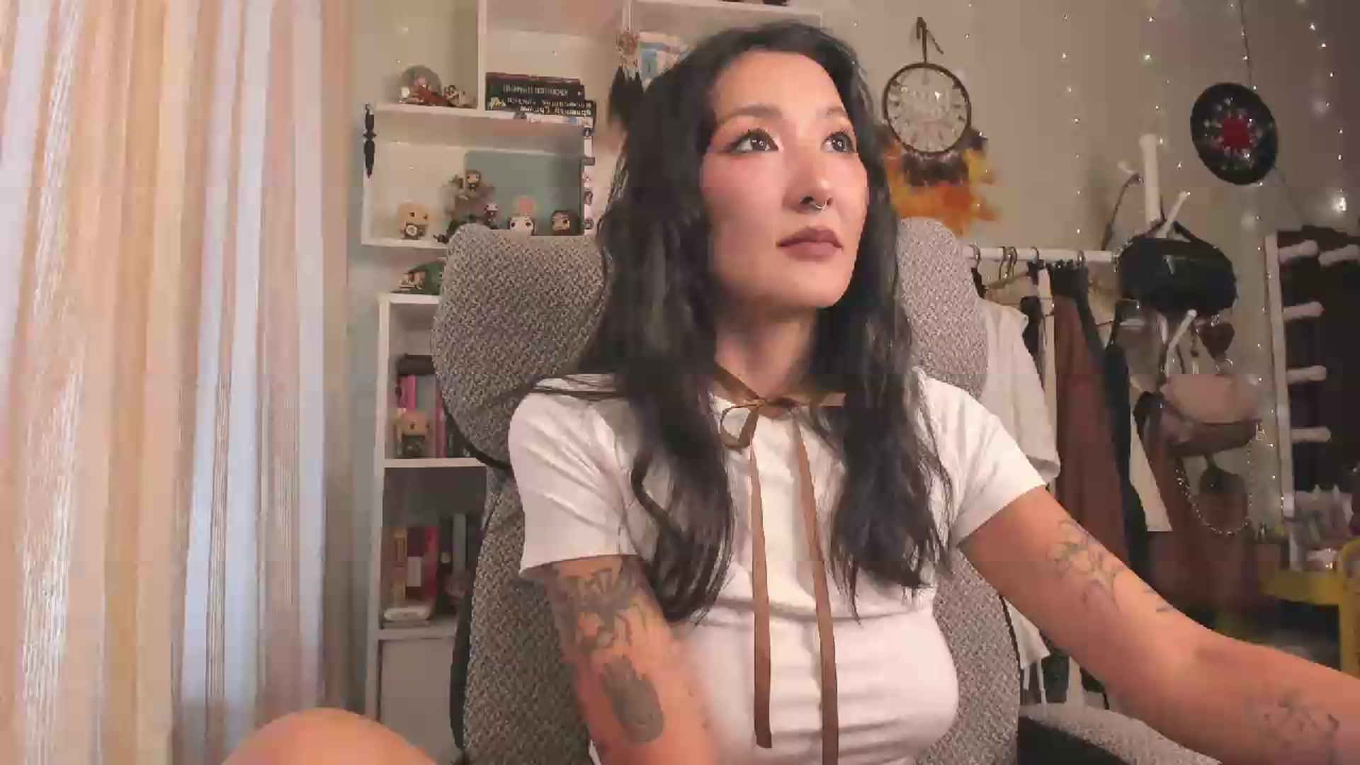 Gallery image thumbnail from KellyAsian's myfreecams stream on, 07/20/2026, 08:14 image 14 of 20