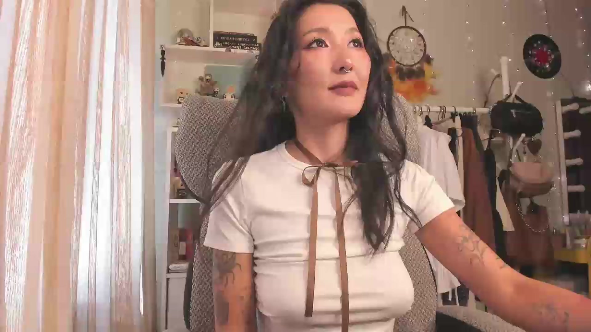 Gallery image thumbnail from KellyAsian's myfreecams stream on, 07/20/2026, 08:14 image 3 of 20