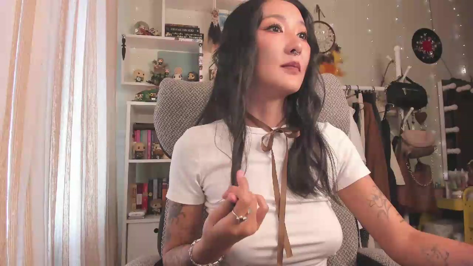 Gallery image thumbnail from KellyAsian's myfreecams stream on, 07/20/2026, 08:46 image 19 of 20