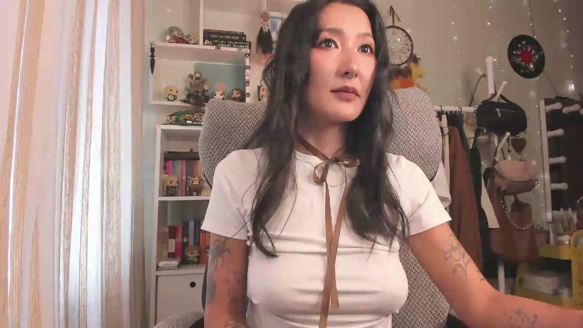 Gallery image thumbnail from KellyAsian's myfreecams stream on, 07/20/2026, 08:46 image 16 of 20