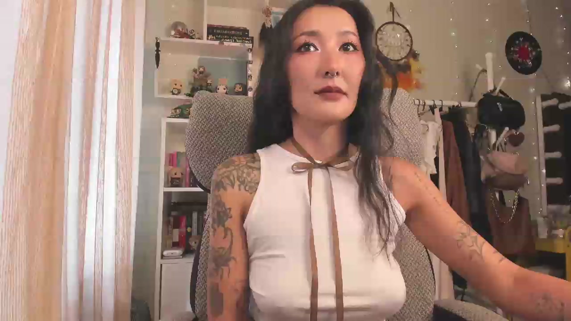 Gallery image thumbnail from KellyAsian's myfreecams stream on, 07/27/2026, 07:47 image 14 of 20