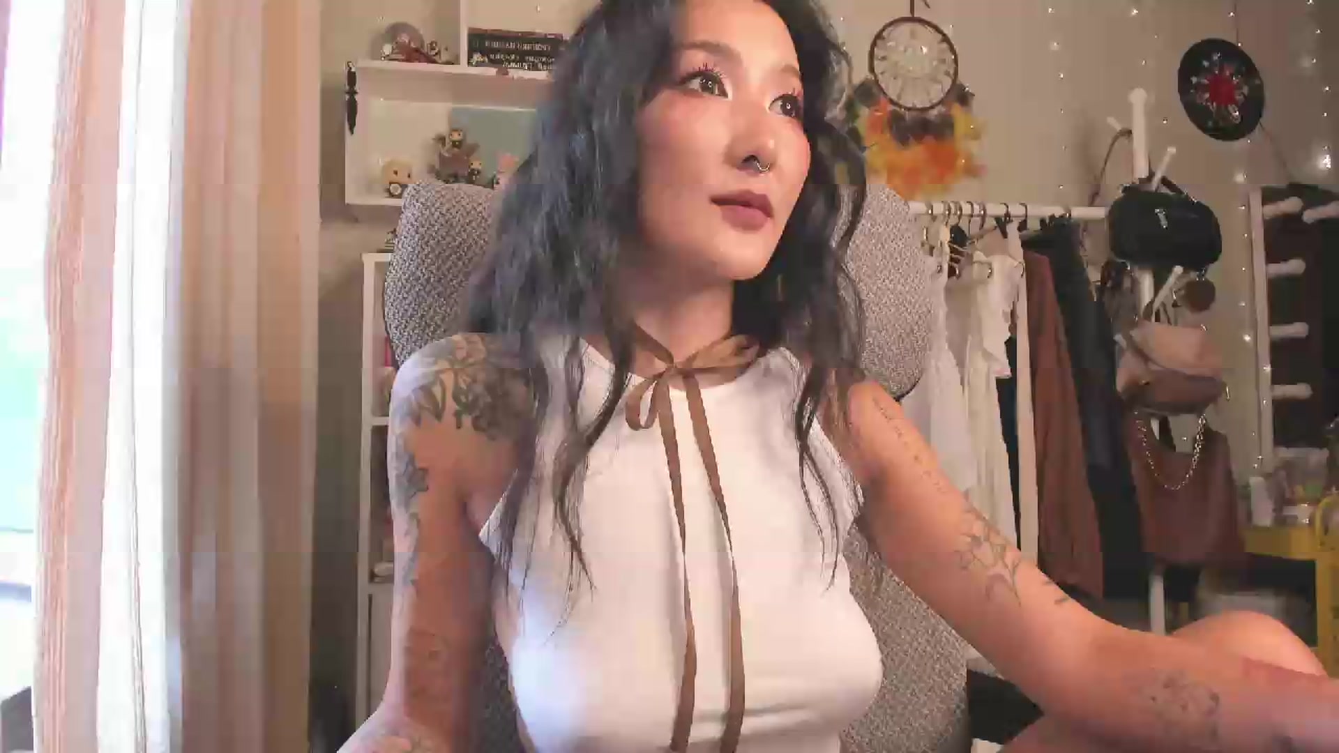Gallery image thumbnail from KellyAsian's myfreecams stream on, 07/27/2026, 09:32 image 12 of 20