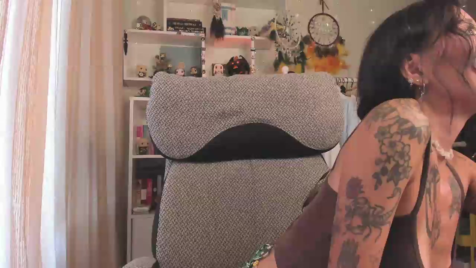 Gallery image thumbnail from KellyAsian's myfreecams stream on, 07/31/2026, 09:30 image 11 of 20
