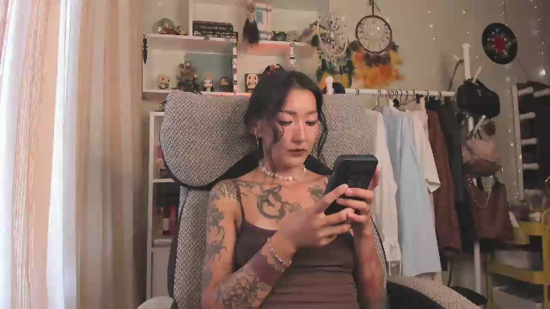 Gallery image thumbnail from KellyAsian's myfreecams stream on, 07/31/2026, 09:30 image 19 of 20