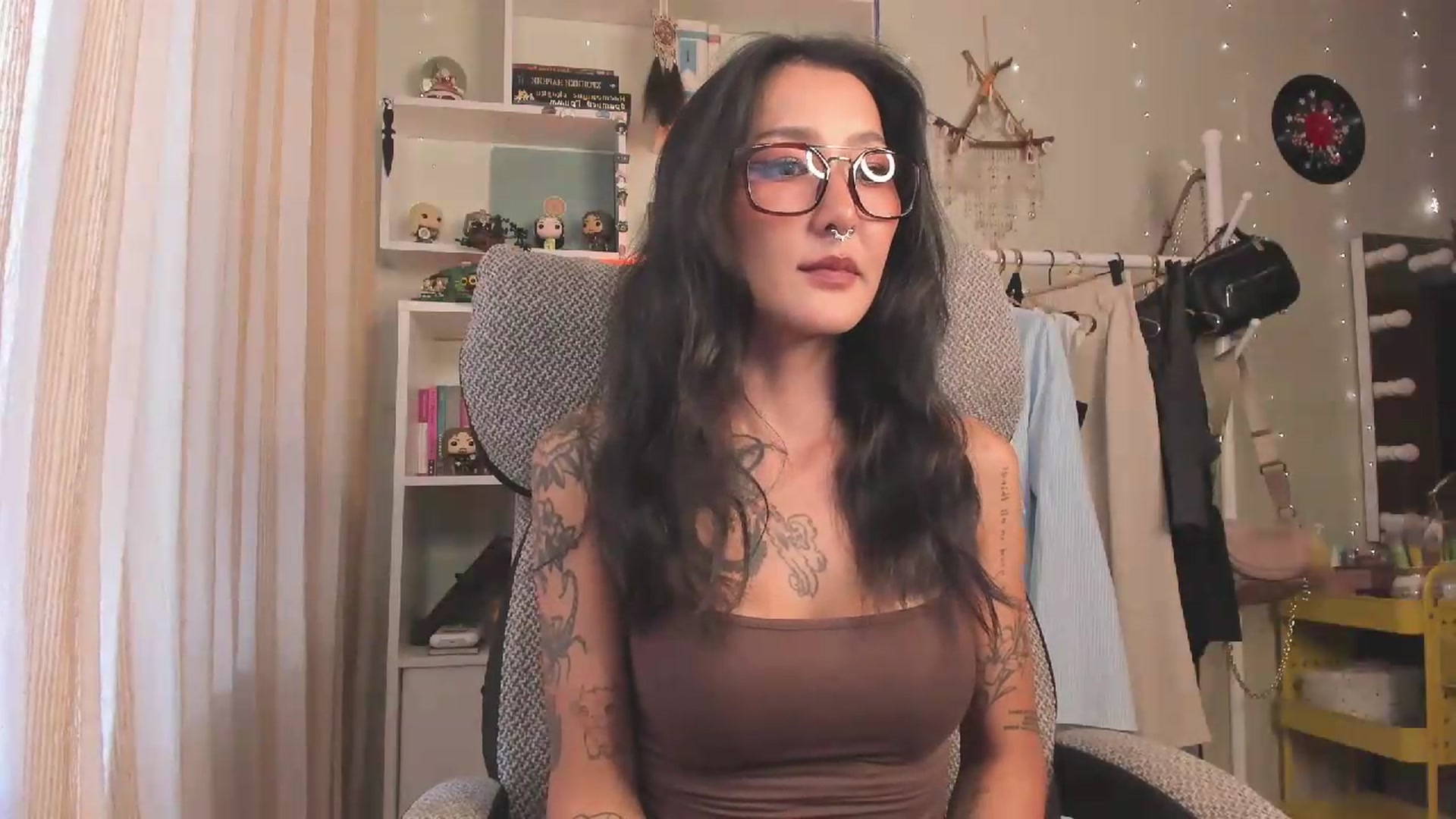 Gallery image thumbnail from KellyAsian's myfreecams stream on, 08/09/2026, 08:54 image 15 of 20