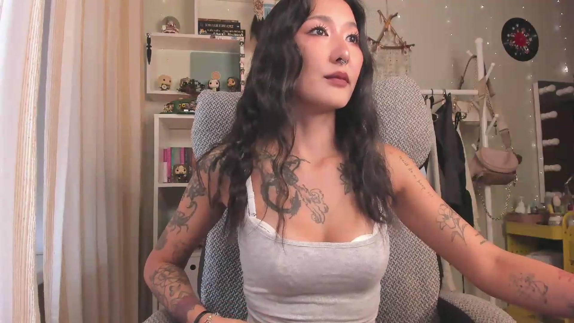 Gallery image thumbnail from KellyAsian's myfreecams stream on, 08/11/2026, 07:35 image 10 of 20