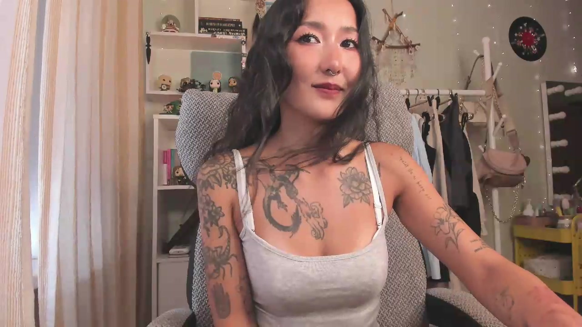 Gallery image thumbnail from KellyAsian's myfreecams stream on, 08/11/2026, 09:01 image 12 of 20